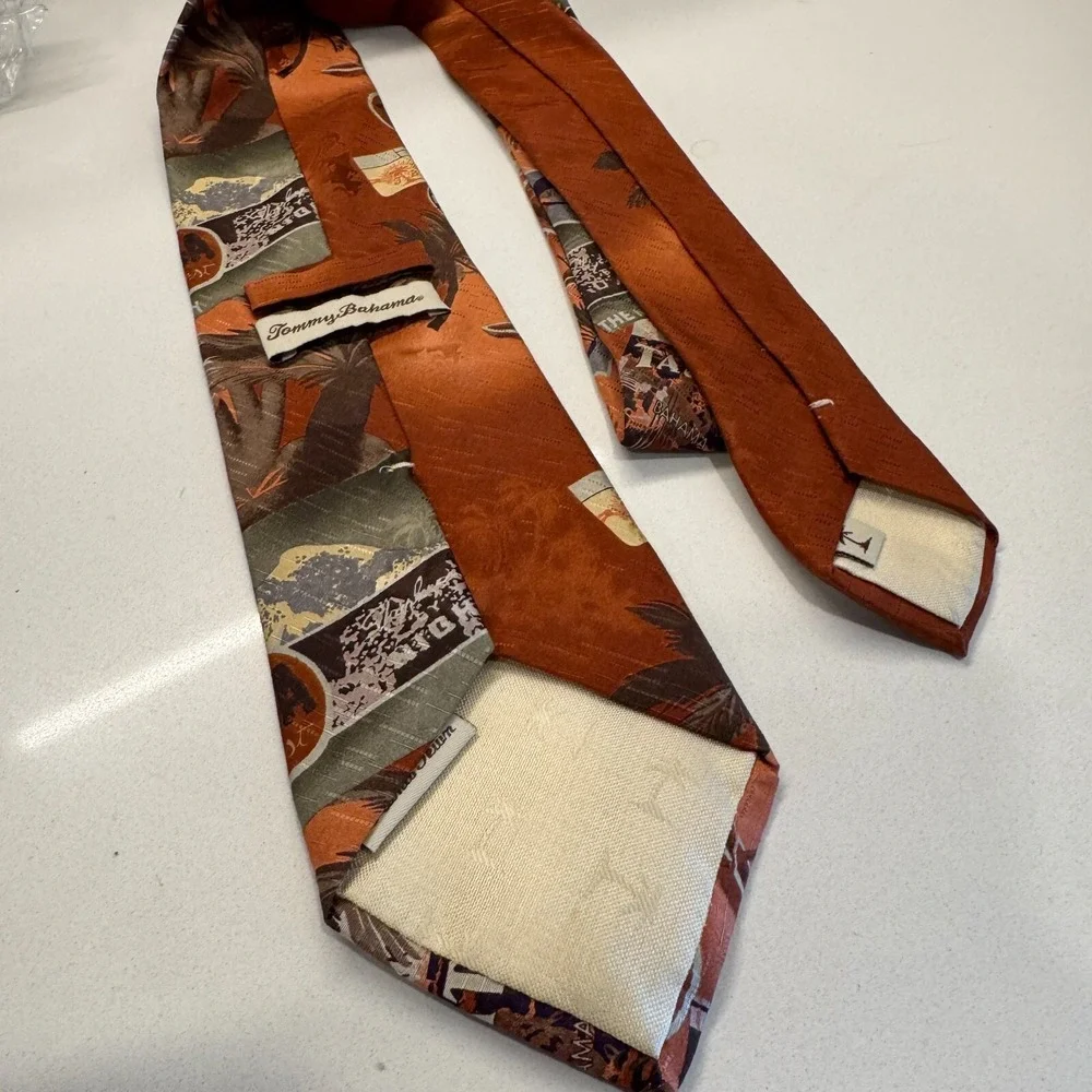Vintage Tommy Bahama Tie‎ 100% Silk Nautical Costal Beach Graphic Print Italy
